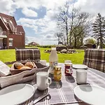 Апартаменты Terrassen-fewo-heimathaven-direkt-am-ostseestrand Kronsgaard